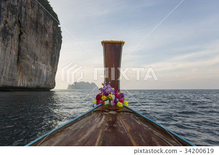 Sea view with traditional longtail boats Sea view with traditional longtail boats 34200619