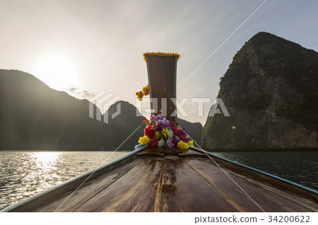 Sea view with traditional longtail boats Sea view with traditional longtail boats 34200622