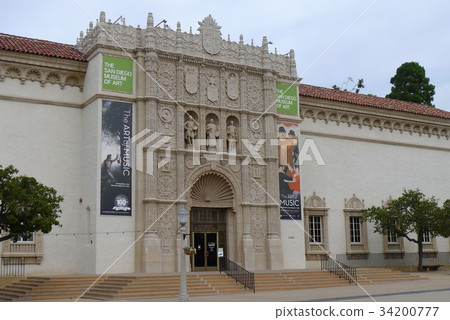 巴爾博亞公園的聖地亞哥藝術博物館 34200777