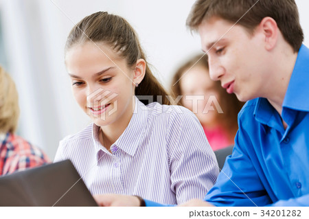 Students at lesson 34201282
