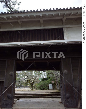 Muscle iron gate _ Fukuyama Castle 34201572