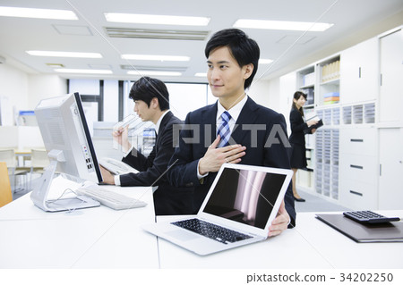 Businessman working Businessman working 34202250