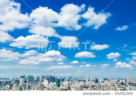 Tokyo sky Blue sky and clouds flowing in the wind 34202264