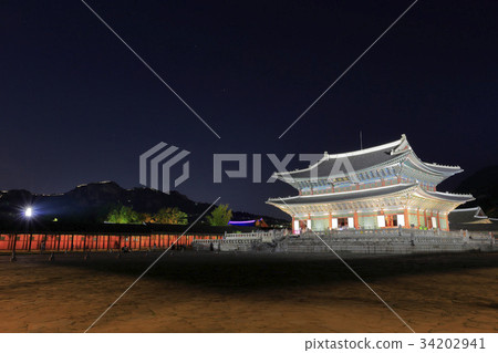 Kunjeongjeon (National Treasure No.223), Gyeongbokgung Palace (Historic Site No.117), Jongno-gu, Seoul 34202941