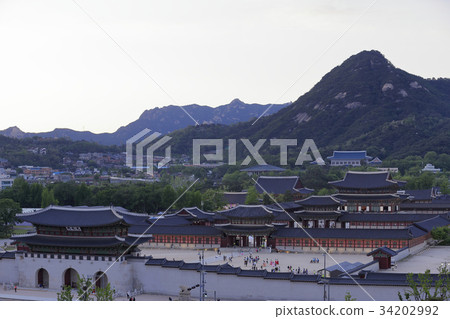 Gwanghwamun, Gyeongbok Palace (Historic Site No. 117), Bukak Mountain, Jongno-gu, Seoul, Korea 34202992