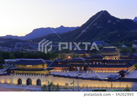 Gwanghwamun, Gyeongbok Palace (Historic Site No. 117), Bukak Mountain, Jongno-gu, Seoul, Korea Gwanghwamun, Gyeongbok Palace (Historic Site No. 117), Bukak Mountain, Jongno-gu, Seoul, Korea 34202993