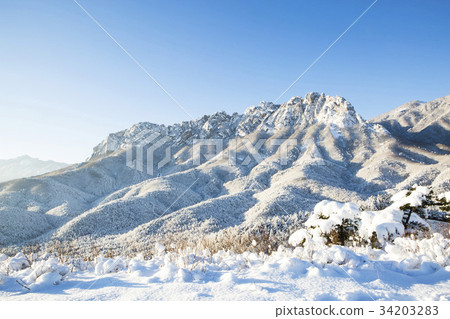 Ulsan rock, Soraksan mountain, Goseong county, Gangwon province 34203283