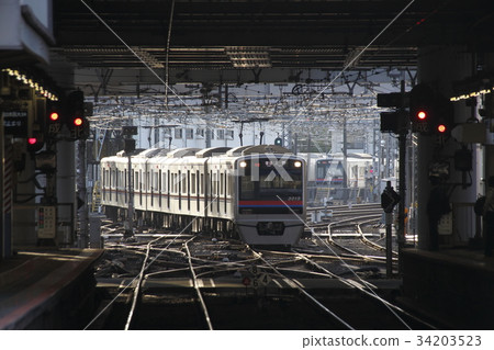 Keisei 3000 type to enter Keisei Takasago Station Keisei 3000 type to enter Keisei Takasago Station 34203523