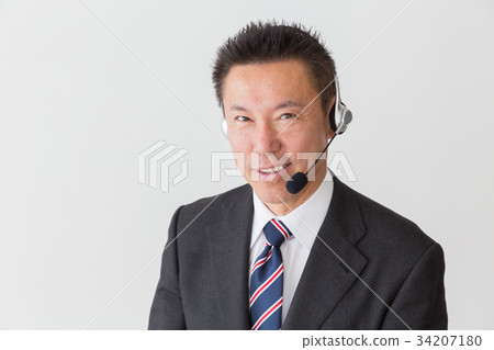 Operator Middle Male 34207180