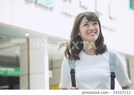 女人獨自旅行 女人獨自旅行 34207212