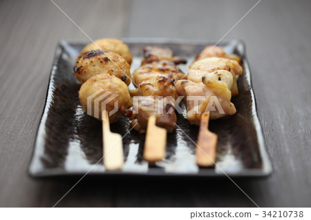 Yakitori and salt 34210738