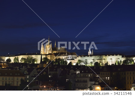 Prague Castle seen from Charles Bridge 34211546