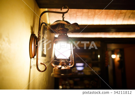 The side view of the shining vintage lamps haning 34211812