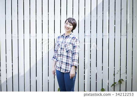 Casual Woman Portrait 34212253