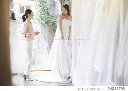 Wedding shop, wedding dress, wedding planner, newlyweds, marriage preparation Wedding shop, wedding dress, wedding planner, newlyweds, marriage preparation 34212793