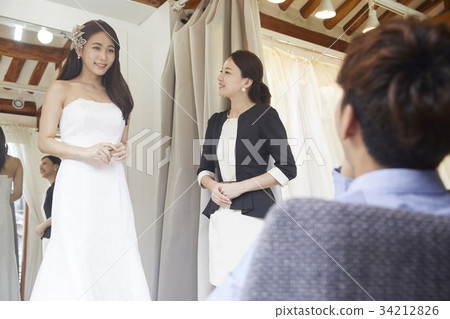 Wedding shop, wedding dress, wedding planner, newlyweds, marriage preparation 34212826