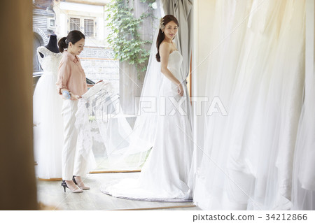 Wedding shop, wedding dress, wedding planner, newlyweds, marriage preparation Wedding shop, wedding dress, wedding planner, newlyweds, marriage preparation 34212866