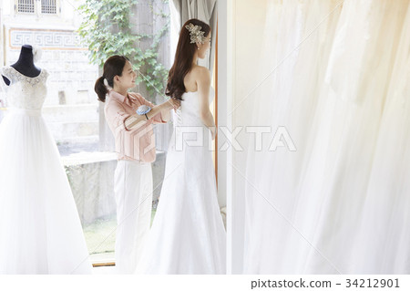 Wedding shop, wedding dress, wedding planner, newlyweds, marriage preparation 34212901