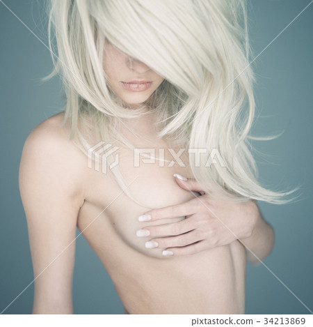 Elegant naked lady Elegant naked lady 34213869