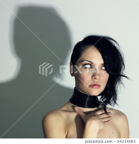 Woman with modern jewelry Woman with modern jewelry 34214063