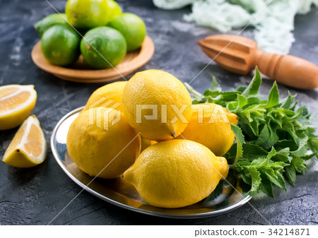 lemons with mint 34214871