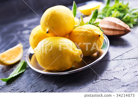 lemons with mint 34214873