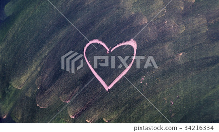 draw a heart picture by chalk lackboard. draw a heart picture by chalk lackboard. 34216334