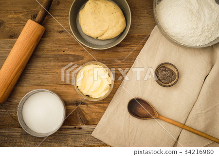 Basic baking ingredients 34216980