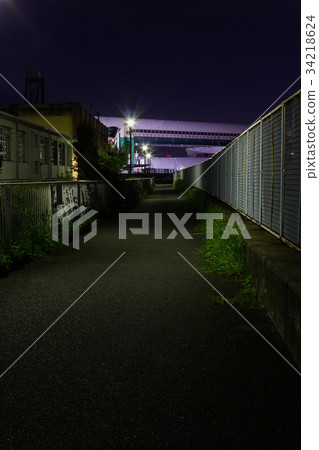 Unpopular dark night road along the river Unpopular dark night road along the river 34218624