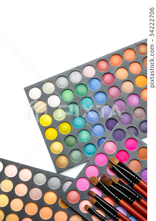 Professional makeup brushes and eyeshadow palette 34222706
