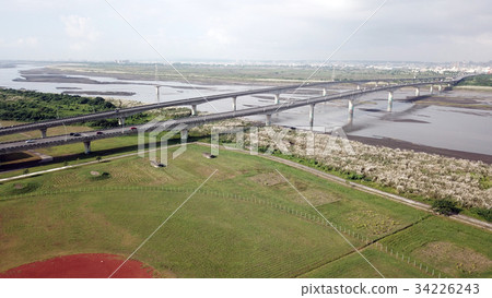 Empty shot high screen bridge 34226243