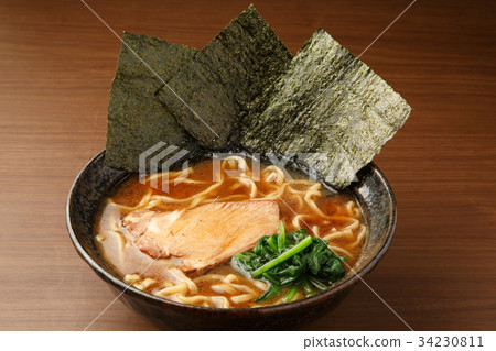 Pork bone soy sauce ramen 34230811