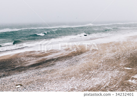 Minimalistic winter landscape, sea view Minimalistic winter landscape, sea view 34232401