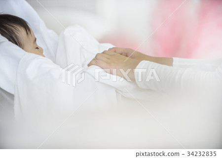 Mom and baby 34232835