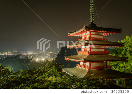 [Yamanashi Prefecture] Arakurayama Sengen Shrine and Chureito Pagoda are lit up 34235399