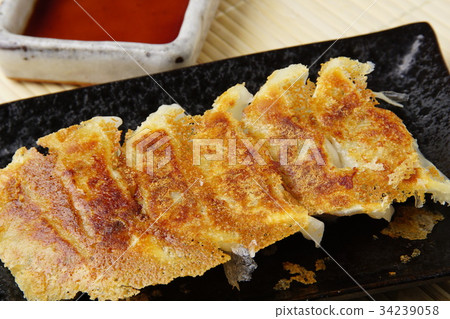 Gyoza Gyoza 34239058