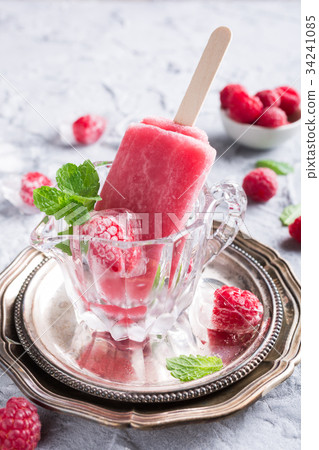 Homemade raspberry popsicles Homemade raspberry popsicles 34241085