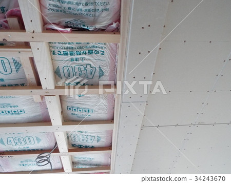 We also cover the ceiling of the new house with insulation 34243670