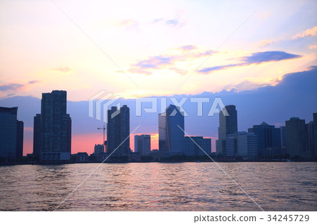 Evening scenery in New York Evening scenery in New York 34245729