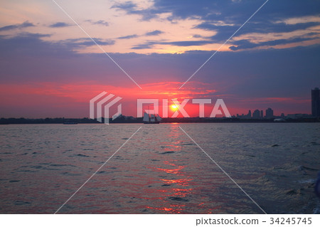 Evening scenery in New York 34245745