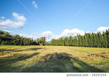 Ring-shaped archstone of Akita Daiyu 34247244