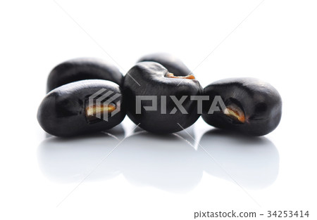 Beans isolated on white background Beans isolated on white background 34253414