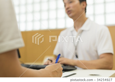 Sports gym Receptionist Registration Middle men and women 34254927