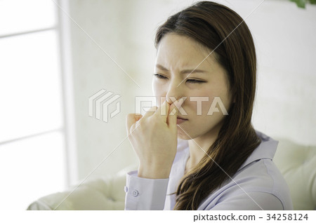 Smell and women 34258124