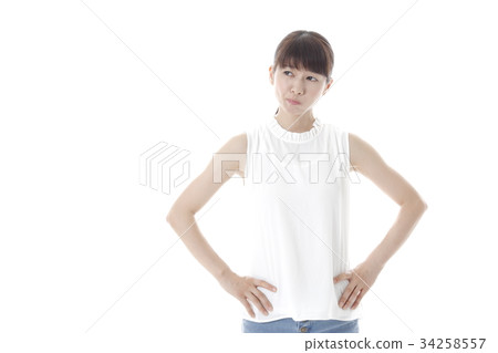一位憤怒的小姐 34258557