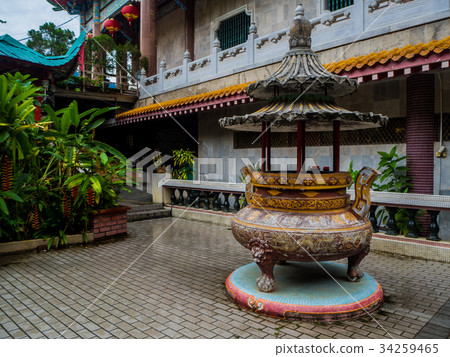 Old Sacred Buddhist Kek Lok Si Temple in Penan 34259465