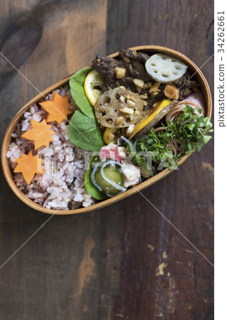 Fried lotus root and beef nuts and millet rice 34262661