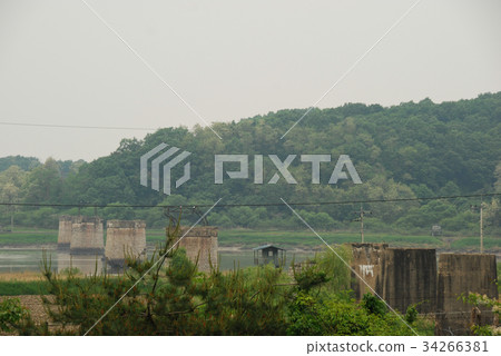 Border with North Korea Border with North Korea 34266381