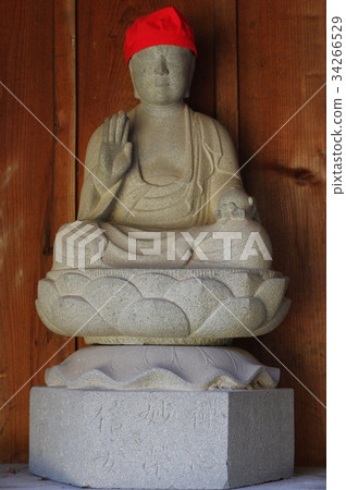 Shinshu's cultural assets, famous craftsman Shizuku Moriya's stone Buddha, and the image of the long-lived Jizobuchi with the front hood (Naoshi Nagaishi Temple, Shiojiri City, Nagano Prefecture) Shinshu's cultural assets, famous craftsman Shizuku Moriya's stone Buddha, and the image of the long-lived Jizobuchi with the front hood (Naoshi Nagaishi Temple, Shiojiri City, Nagano Prefecture) 34266529