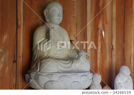 Shinshu's cultural assets, famous craftsman, stone statue of Moriya Eiji, and Omimoji Jizozu image, right hand side (Naoi Nagaizumi Temple, Shiojiri City, Nagano Prefecture) Shinshu's cultural assets, famous craftsman, stone statue of Moriya Eiji, and Omimoji Jizozu image, right hand side (Naoi Nagaizumi Temple, Shiojiri City, Nagano Prefecture) 34266539